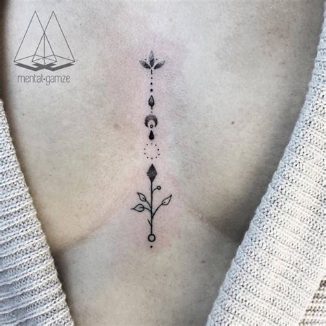 tatuaje entre los senos|Tatuajes entre senos – Tatuajes Significado